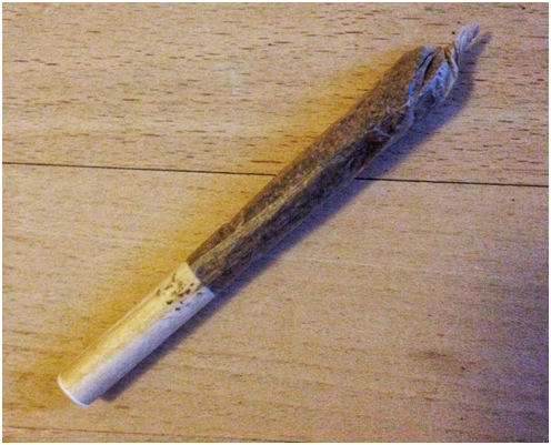 A professionally-rolled joint, with roach